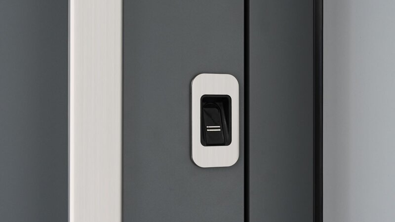 Open front door with finger scanner or code keypad | Groke Türen GmbH